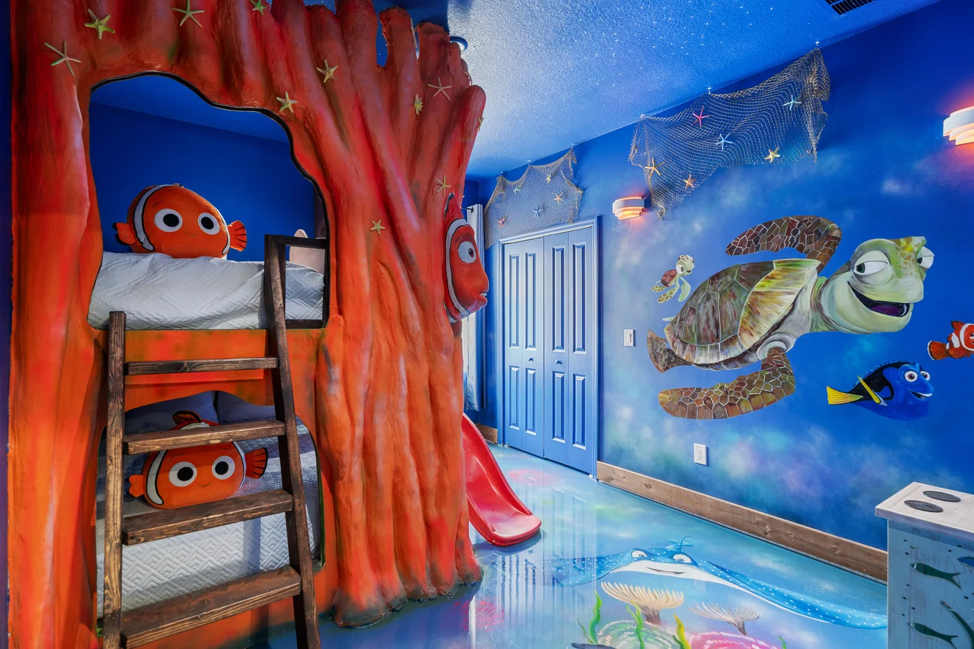 Kids bunk bedroom with wall mural photographed for a New York City real estate listing.